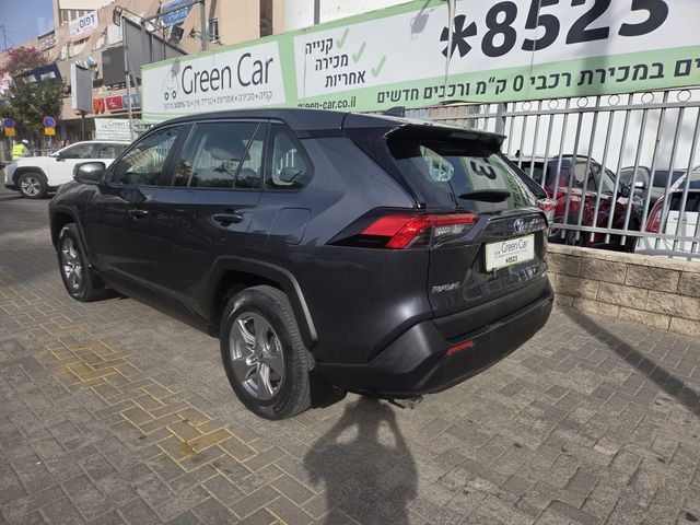 טויוטה RAV4