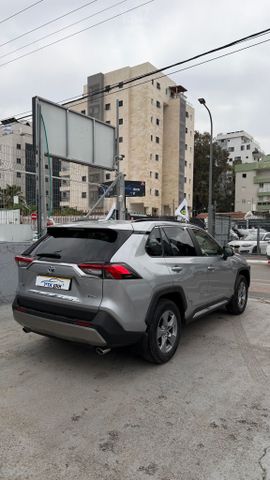 טויוטה RAV4