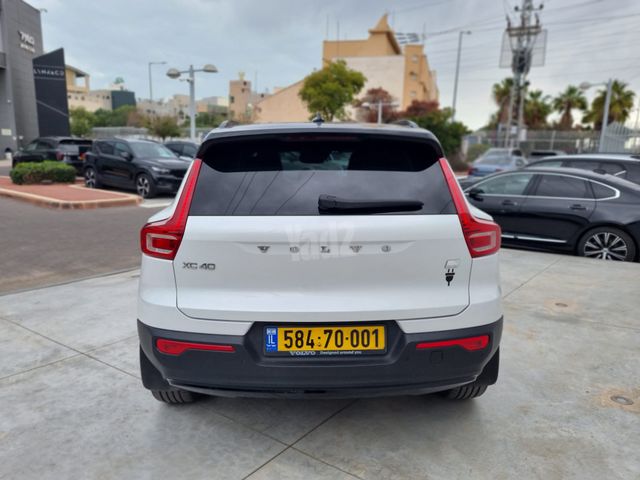 וולוו XC40