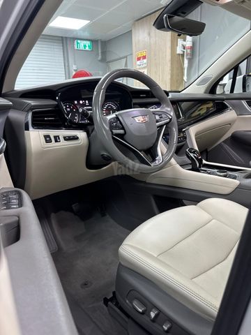 קאדילק XT6