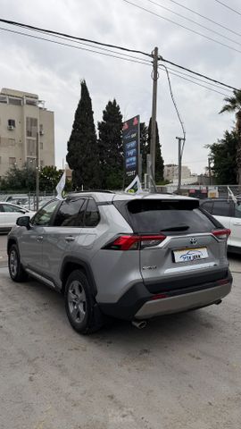 טויוטה RAV4