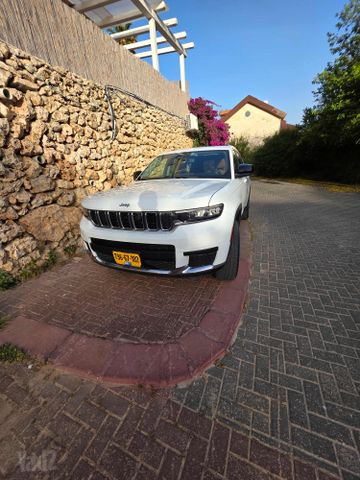 מודעת רכב ג'יפ גרנד צ'ירוקי