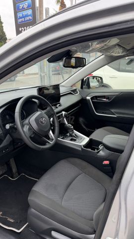 טויוטה RAV4