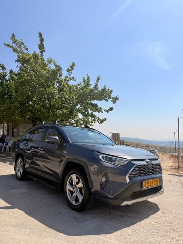 טויוטה RAV4