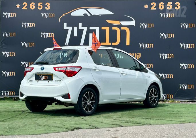 טויוטה יאריס