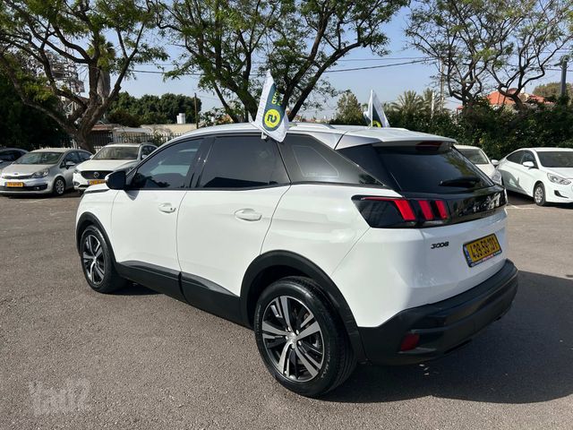 פיג'ו 3008