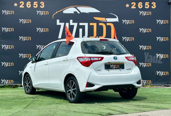 טויוטה יאריס