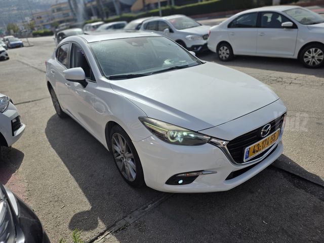 מאזדה 3