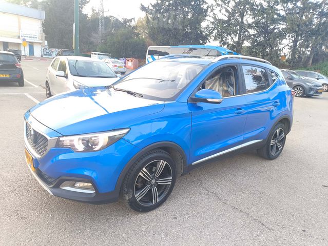 אם ג'י ZS