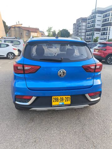 אם ג'י ZS