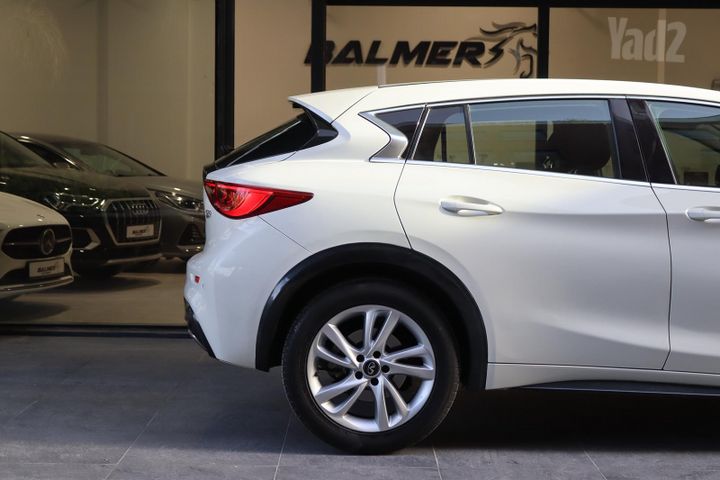 אינפיניטי Q30