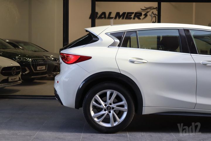 אינפיניטי Q30