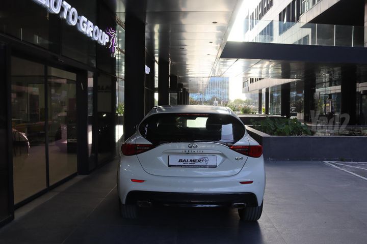 אינפיניטי Q30