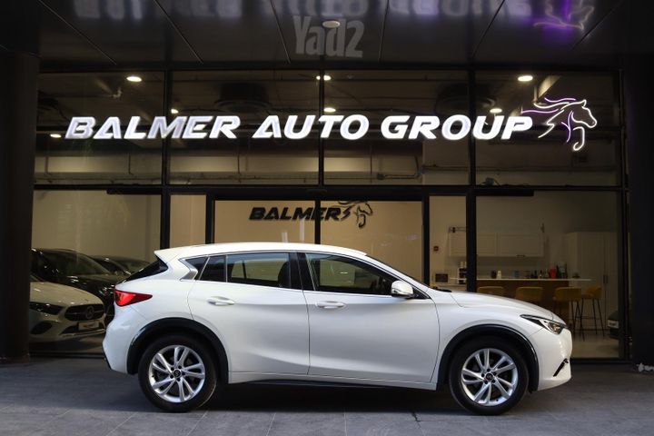 אינפיניטי Q30