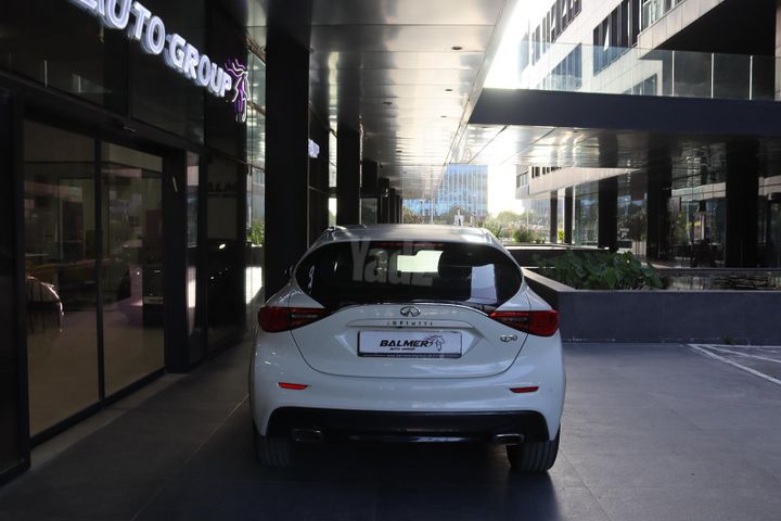 אינפיניטי Q30