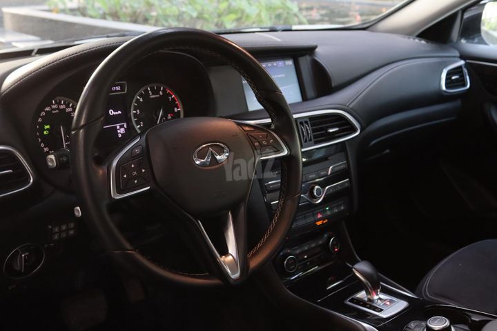 אינפיניטי Q30