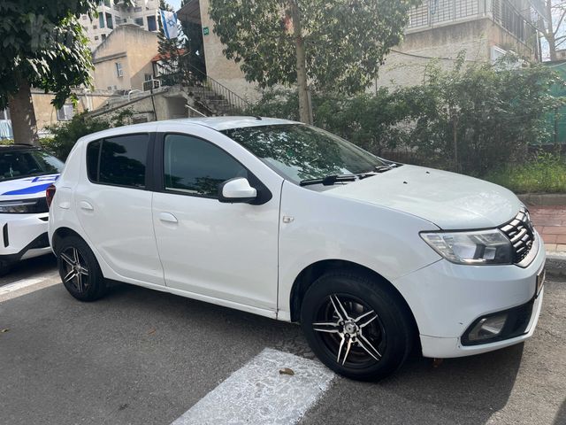 דאצ'יה סנדרו