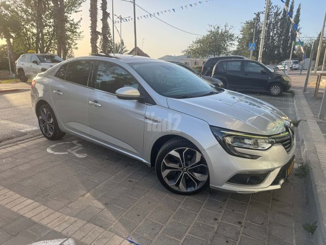 רנו מגאן