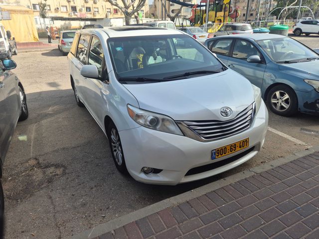 מודעת רכב טויוטה סיינה