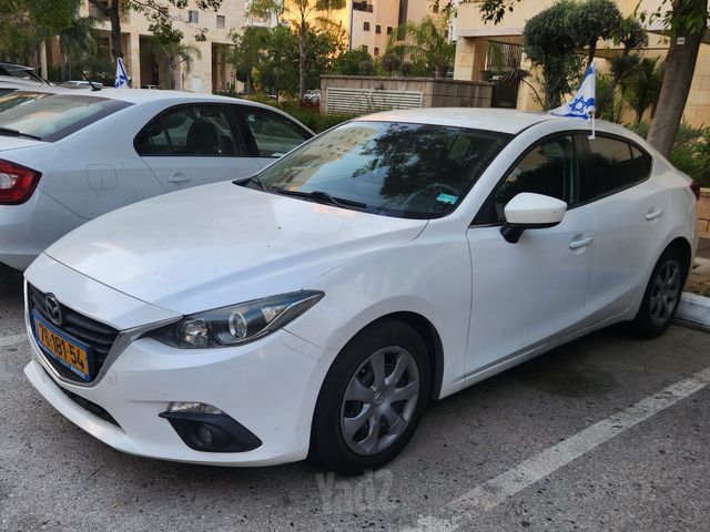 מאזדה 3