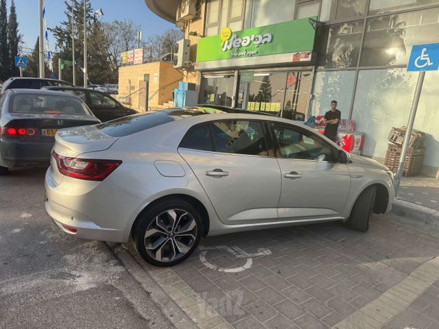 רנו מגאן