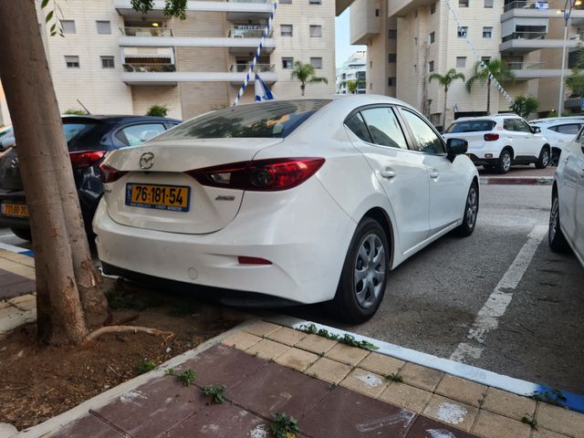 מאזדה 3