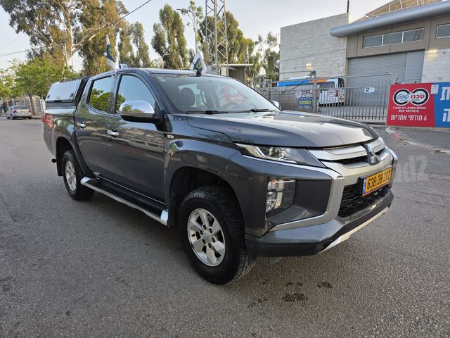 מיצובישי טרייטון / L200