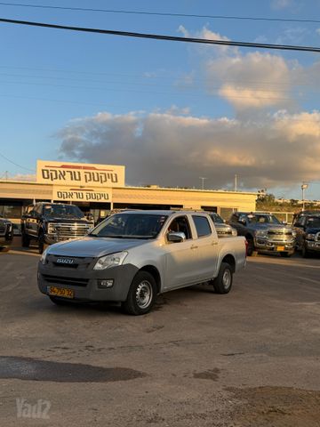 איסוזו די-מקס
