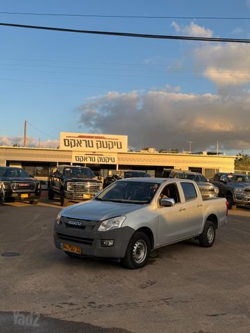 איסוזו די-מקס