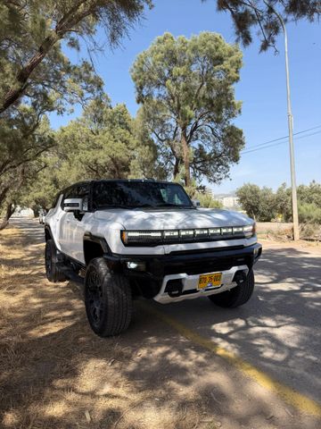 מודעת רכב ג'י.אם.סי האמר EV
