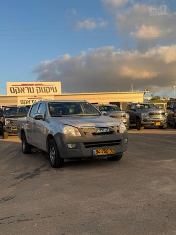 איסוזו די-מקס