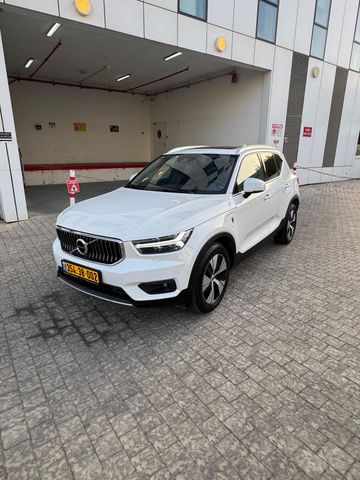 מודעת רכב וולוו XC40