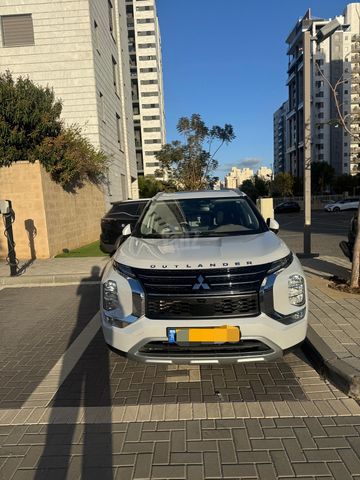 מיצובישי אאוטלנדר