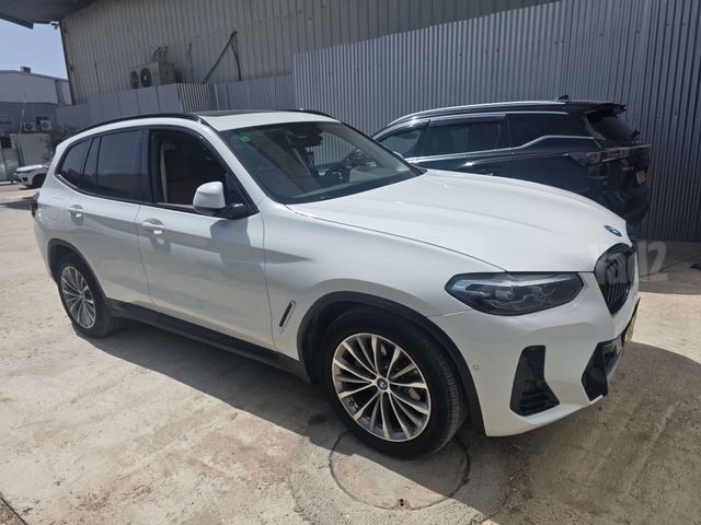 ב מ וו X3