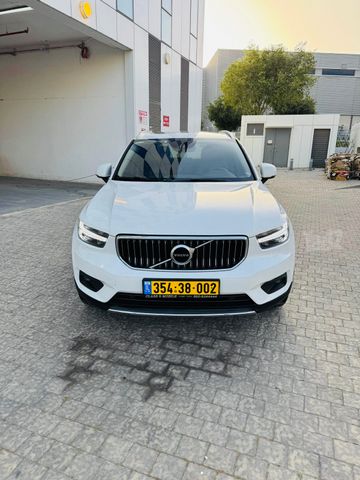 וולוו XC40