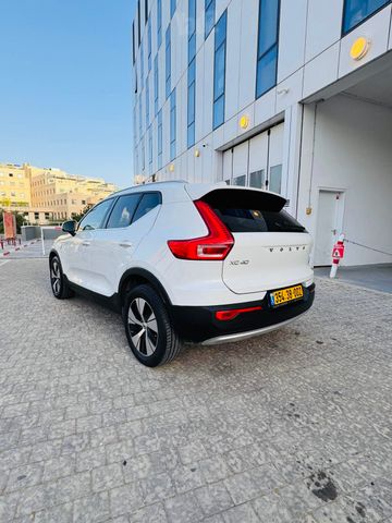 וולוו XC40
