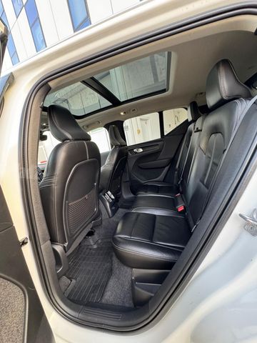 וולוו XC40