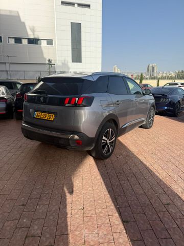 פיג'ו 3008