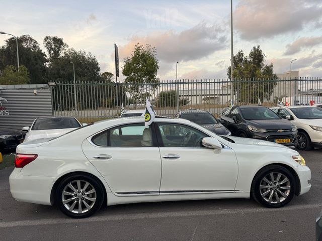 לקסוס LS