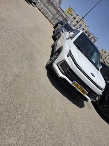 מודעת רכב ג׳יי.איי.סי E-JS4 2