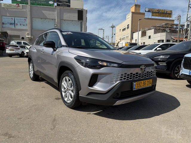 מודעת רכב טויוטה קורולה קרוס