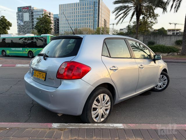טויוטה אוריס