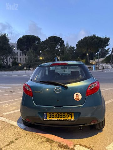 מודעת רכב מאזדה 2