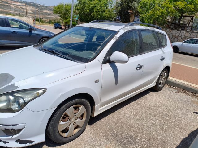 יונדאי i30
