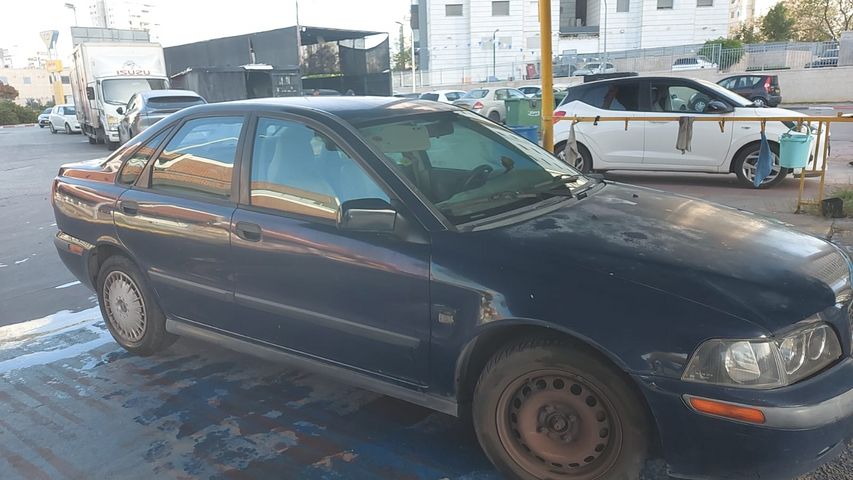 וולוו S40