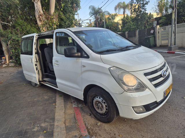 יונדאי H-1 / i800