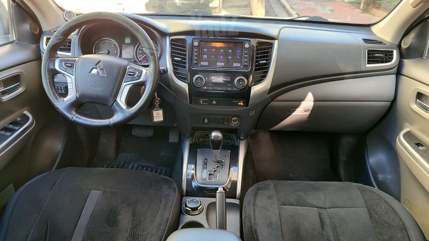 מיצובישי טרייטון / L200