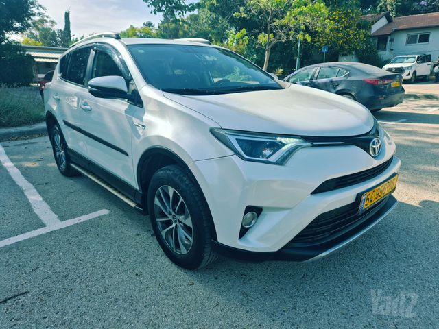 מודעת רכב טויוטה RAV4
