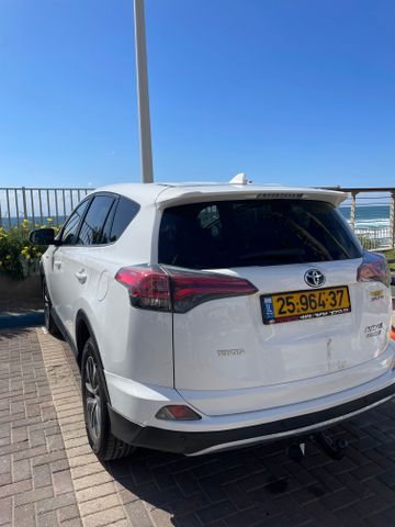 מודעת רכב טויוטה RAV4