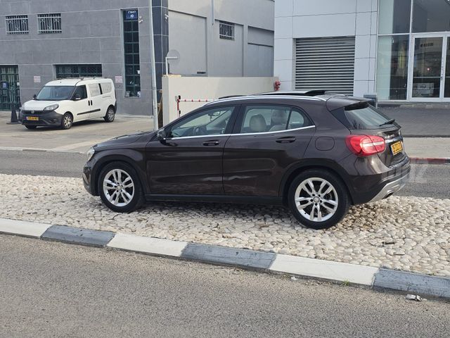 מרצדס-בנץ GLA